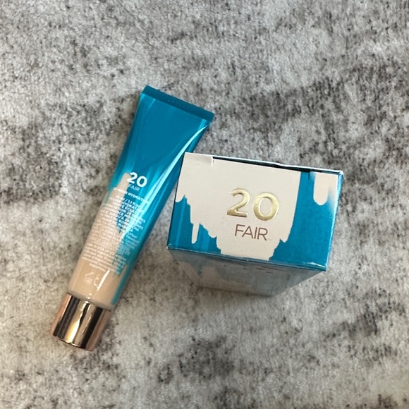 Urban Decay Hydro Maniac Tinted Glow Hydrator - 20 Fair - Picture 4 of 4